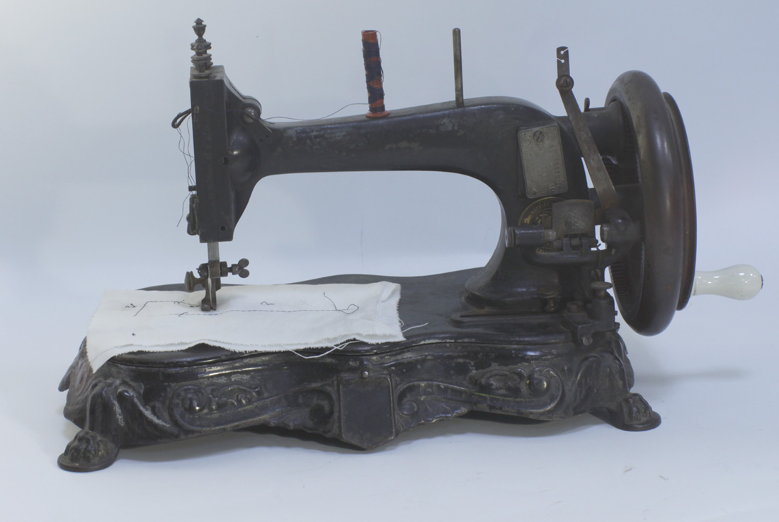 Acheter Machine à coudre de collection Seidel & Naumann modèle Saxonia Regia État correct - 80,00 € Machine à coudre de collection Seidel & Naumann modèle Saxonia Regia État correct - reconditionné disponible sur Label Emmaüs